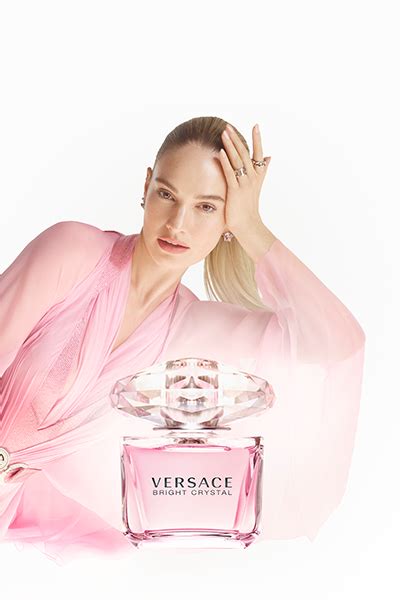 versace bright crystal advertising.